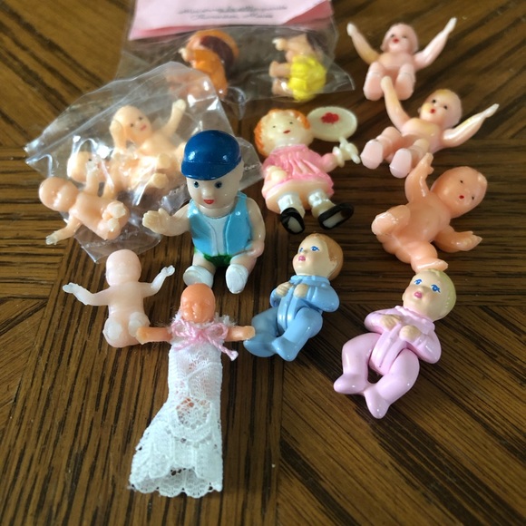 Assorted Miniature Dollhouse Babies - Picture 6 of 7
